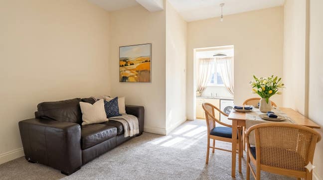 2 Bed Flat | Southsea PO5 | Seafront Nearby |  Main Photo