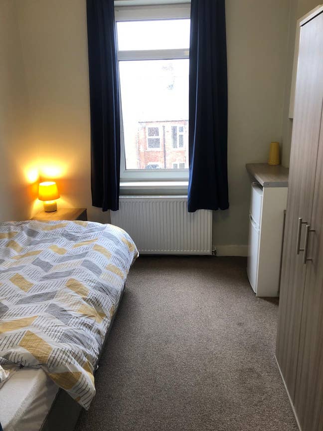 Furnished Room Available – DN4  Main Photo