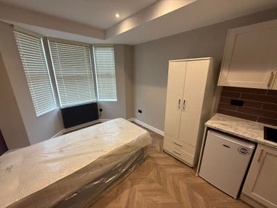 DSS - Studio Flat Available in Watford North WD2 Main Photo