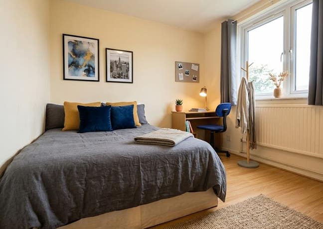 🔥 Act Fast! This Mile End Room Will Be Gone Today Main Photo