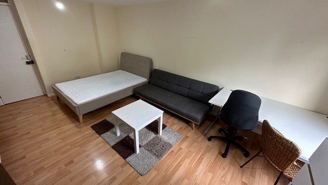  Double Room - Oldbrook  MK6  Main Photo