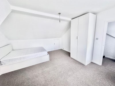 Loft bedroom in recently decorated house in Acton Main Photo