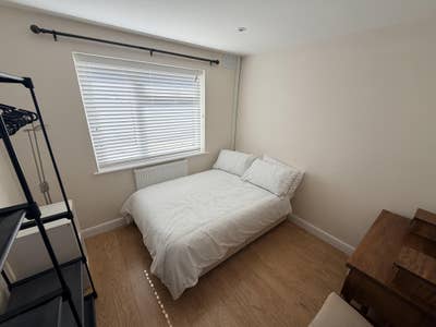 Bright and airy newly refurbished semi Bungalow Main Photo