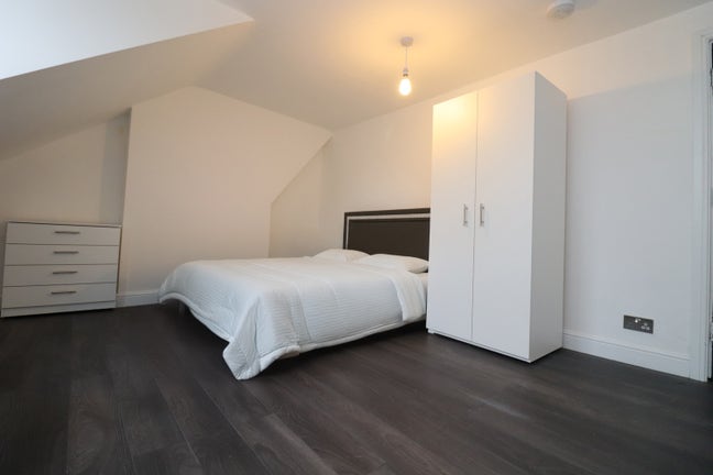 Large Modern Rooms ! 10Mins from West Hampstead 🚉 Main Photo