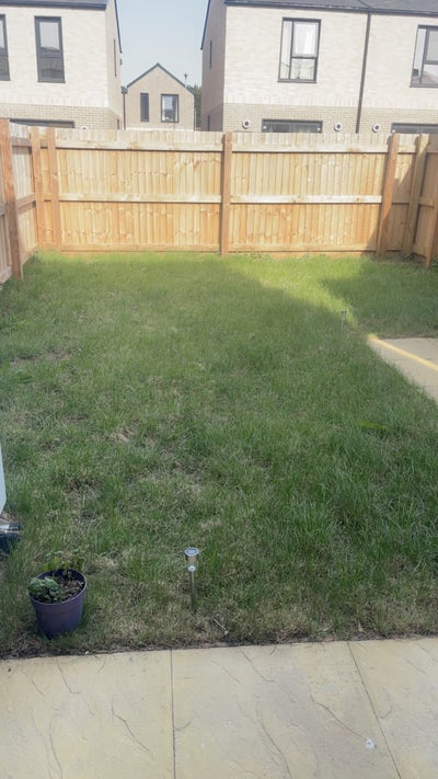 Professional double Room to rent - BN17-  Main Photo