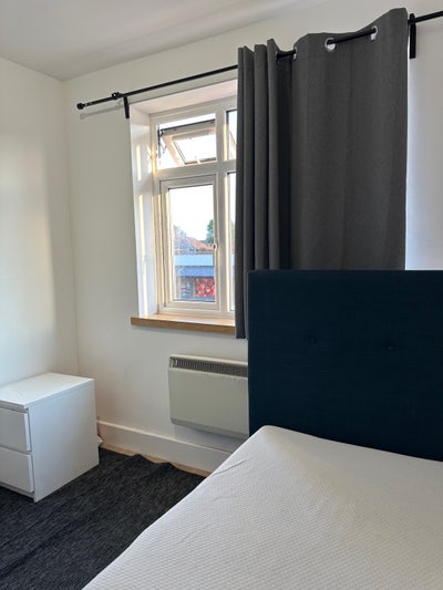2 Room Flat Available - Whole Property Main Photo