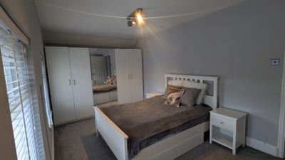 Peaceful Spacious Double Room | Bills Included Main Photo