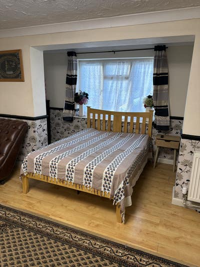 Good double sized room near Milton Park  Main Photo