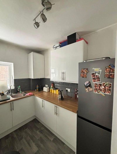 2 rooms available in a bright 3 bed flat Vauxhall Main Photo