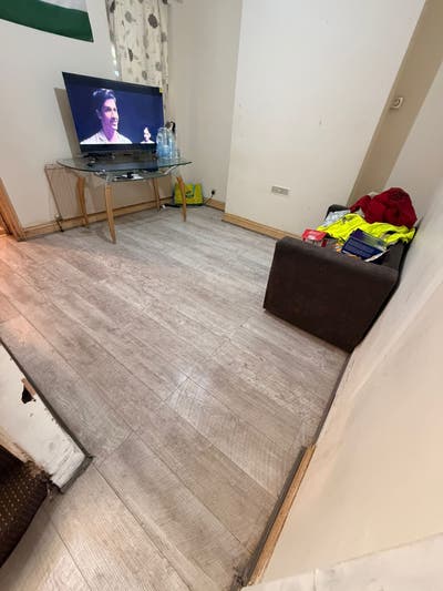 3 Bed House to let - Wellbeck E6 3ET - &pound;2500 Main Photo