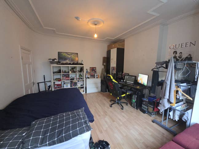 Looking for a friendly housemate! Main Photo