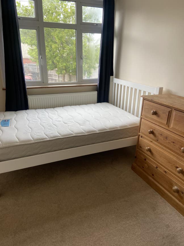 Lovely Bright Bedroom 🌟 Close R.Park Hosp Uni  Main Photo