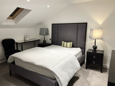 Stylish Townhouse Close to Alexandra Hospital Main Photo