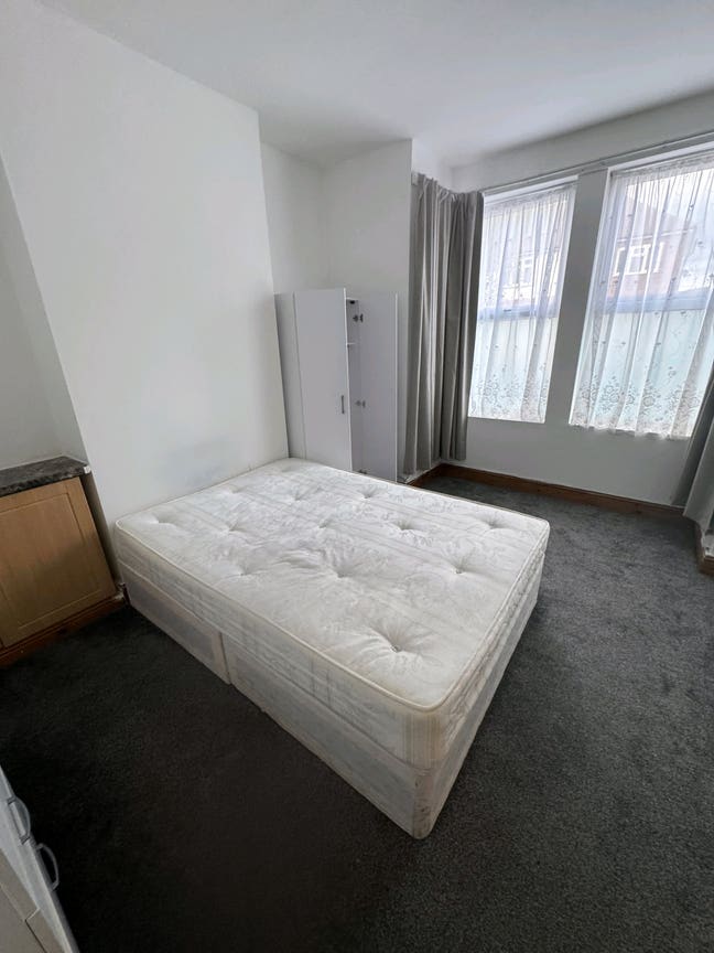 Double room to rent Main Photo