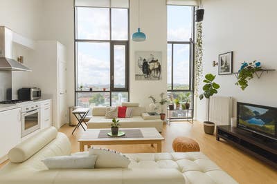 Short Term modern one room to rent from Apr 13 Main Photo