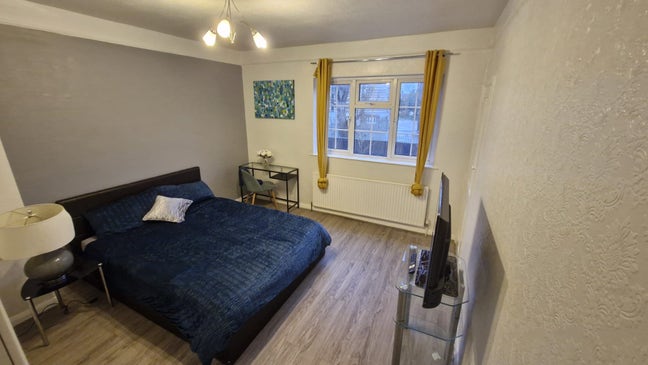 2 Bright & Spacious Double Rooms Main Photo