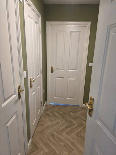 Single room with a live in landlady Main Photo