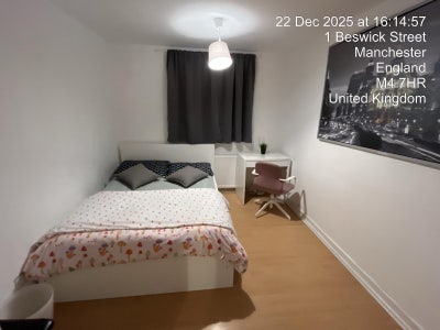 4 bed flat Main Photo