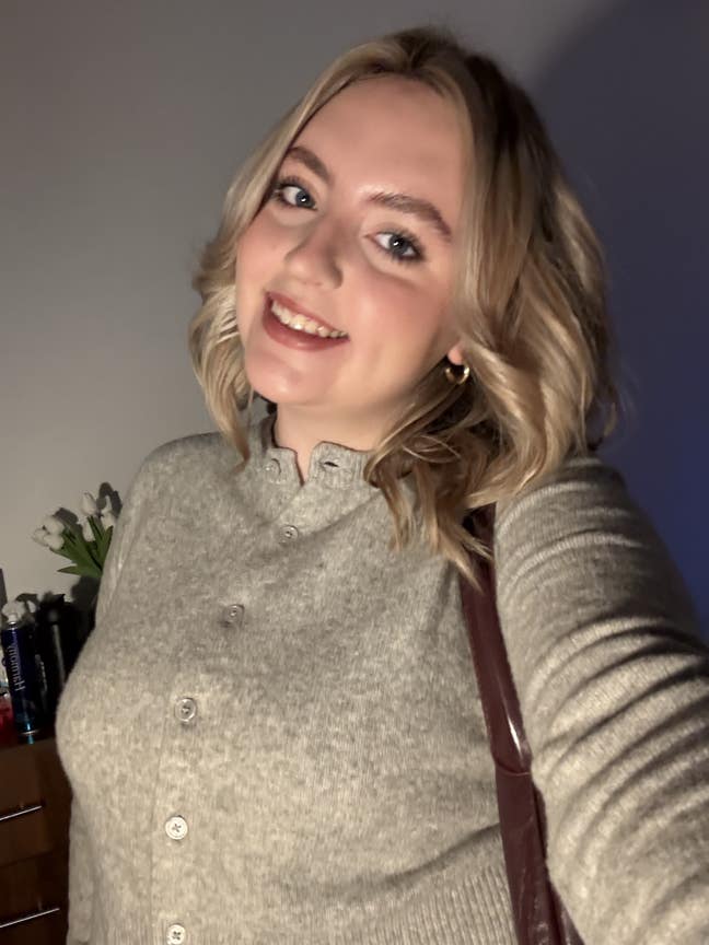 Professional Female seeks a single or double room Main Photo
