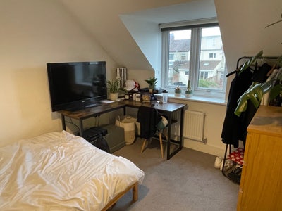 Double Room Available in Friendly Houseshare Main Photo