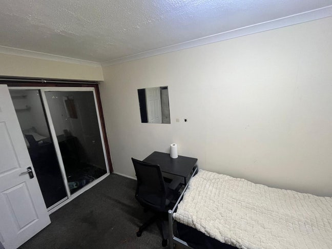 Private room for rent Main Photo