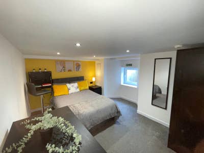 Zero deposit for 2 Double Room for professionals  Main Photo