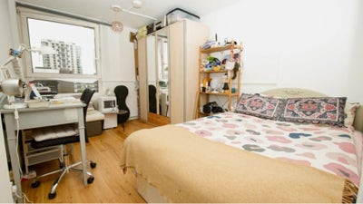 Double Room in N1 - Bills Inc - Balcony  Main Photo