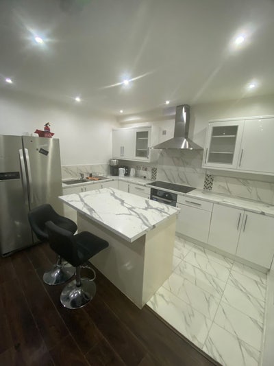 Single bed space available in double bed room Main Photo