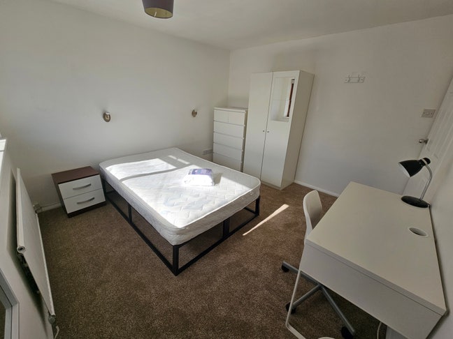 Shared Student House in Cranfield Village Main Photo