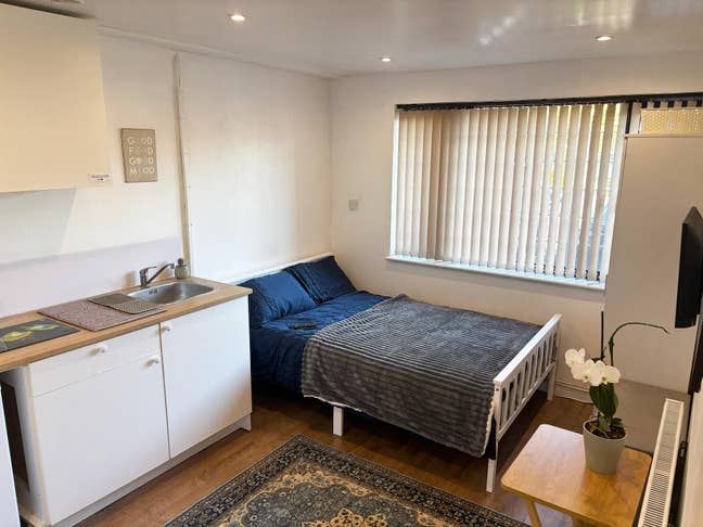Modern Studio Style Room | All Bills Included Main Photo