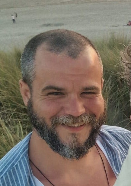 Full time worker looking for flatsh Main Photo