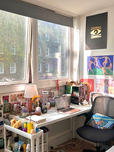 Spacious room near BT Tower | W1W | Female only Main Photo