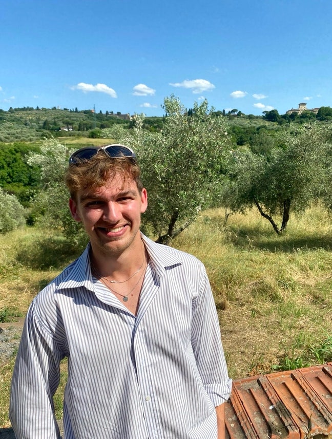 Looking for flat mates to move in July time. ... Main Photo