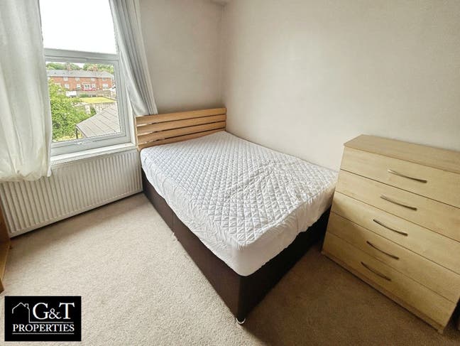 Spacious, Fully Furnished Double Room. Main Photo