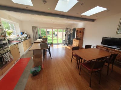 Double room + own bathrom in spacious house garden Main Photo