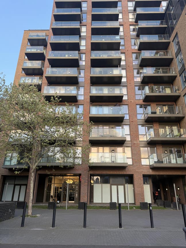 Cozy One Bedroom Flat in E14!Available Now Main Photo