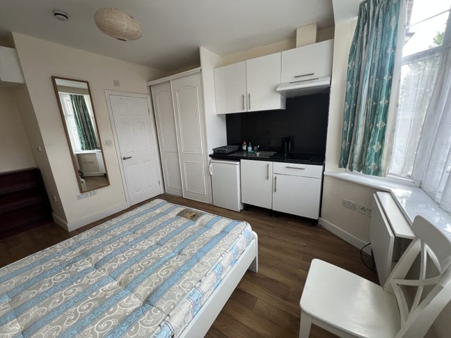 Self Contained Studio in a Hmo Property Main Photo