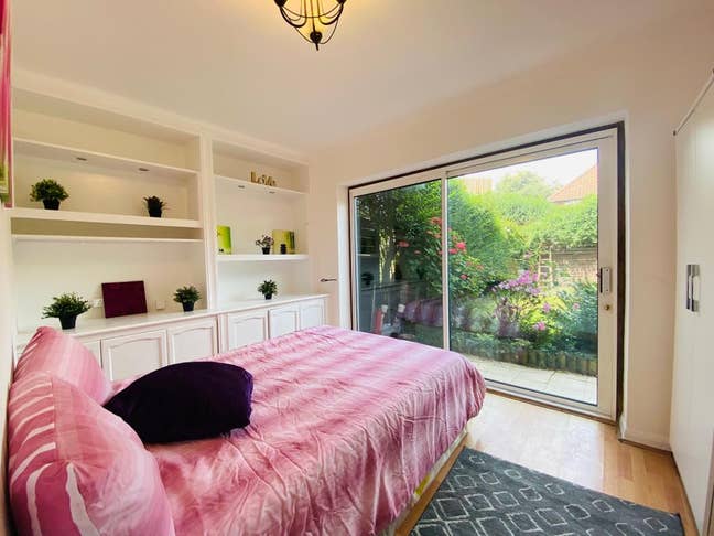 🏡 Double Room (Single Use) in White City, Zone 2 Main Photo