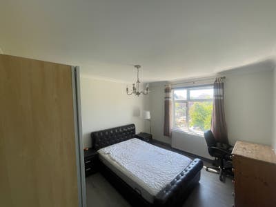 Room available in a clean, friendly house Main Photo