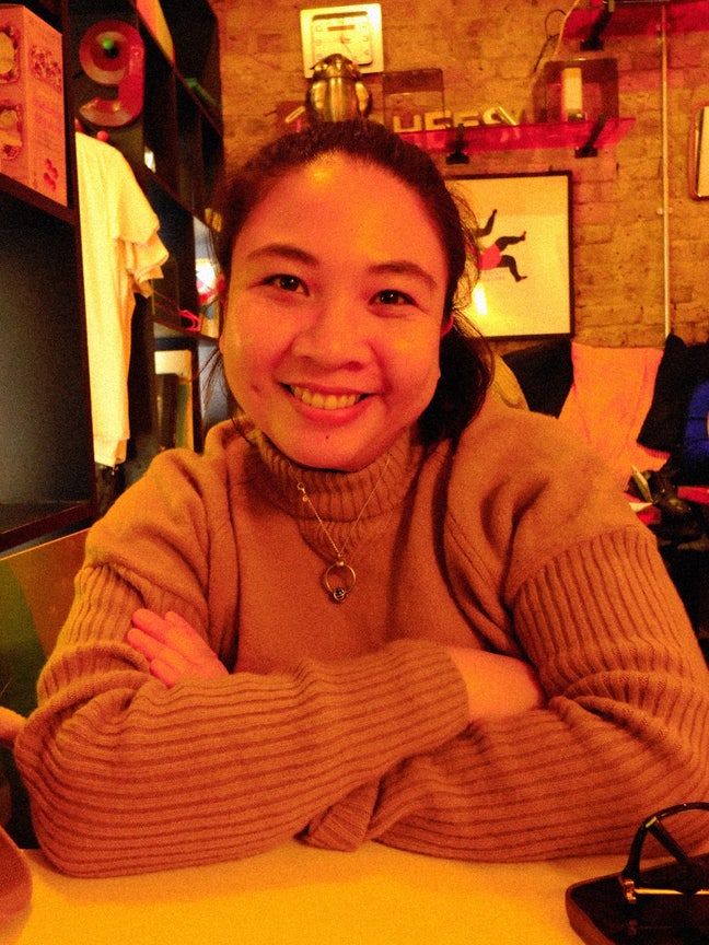 Looking to buddy up June move -professional female Main Photo