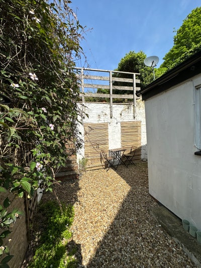 Double Room Town Centre Grade II Listed House Main Photo