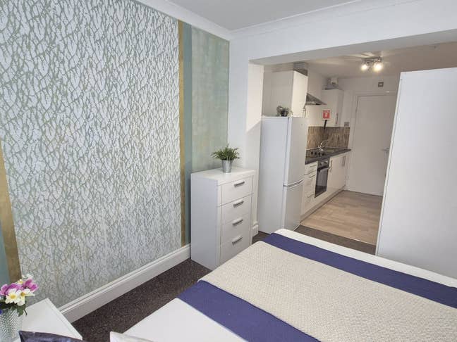 🏠🏠 Cheap studios w full kitchens 🏠🏠 Main Photo