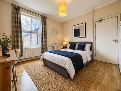 **Inclusive of All Bills & Communal Cleaner** Main Photo