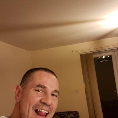 Looking for a good size double room on suite  Main Photo