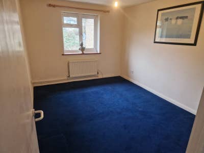 Unique 1-Bedroom Bungalow in Oxshott Main Photo