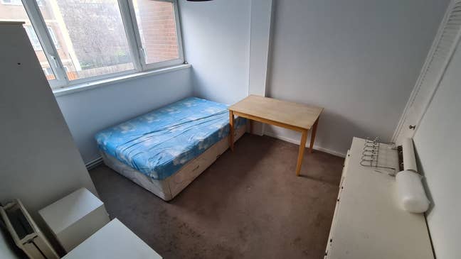 Modern Double Sanctuary 🛏️Prime Location🚇 Main Photo