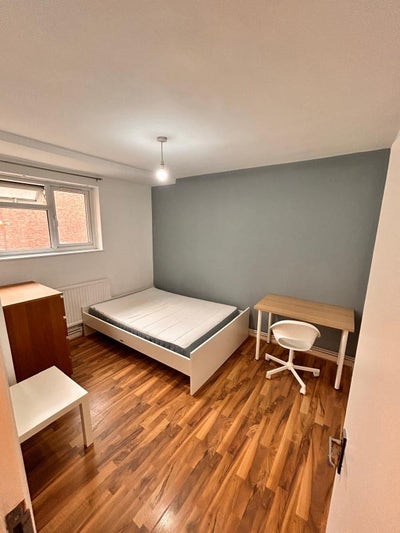 3 Rooms Woolwich Universal Credit and Dss Welcome  Main Photo