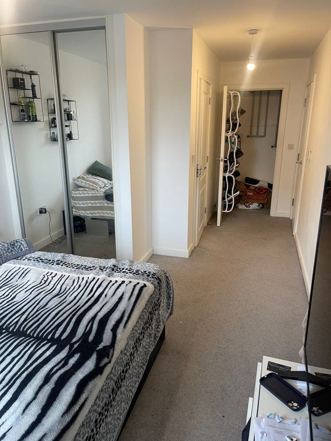 Double bedroom all bills included  Main Photo