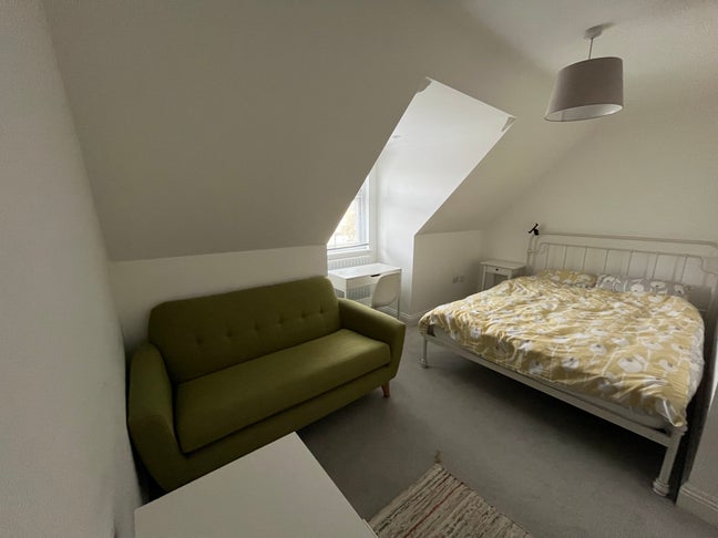  Spacious Room in Superb Caversham, Reading House Main Photo