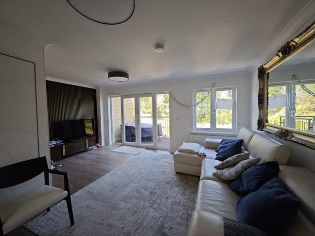 Large double room to rent with ensuite bathroom Main Photo